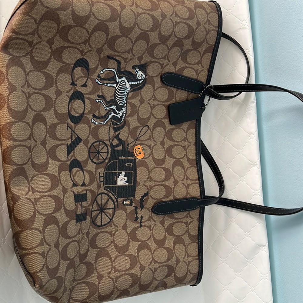 COACH 2023 halloween collection tote New with tags taken off will provide tags